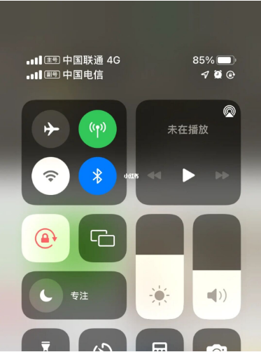 兴海苹果手机维修分享iPhone双卡信号解决办法 