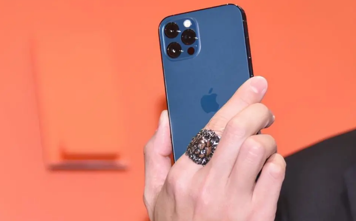 兴海苹果手机维修分享iPhone12系列重启方法教程 